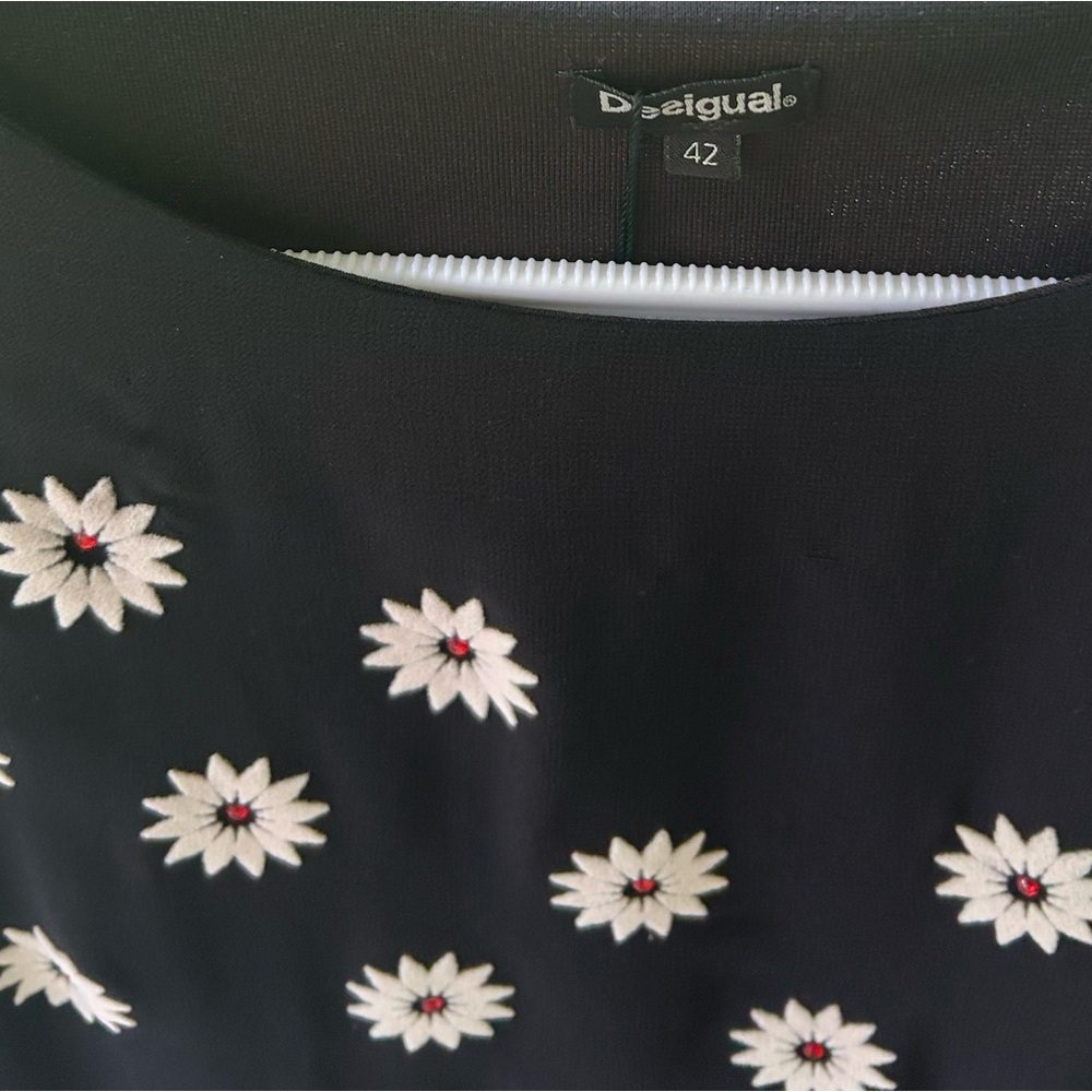 NWT- Desigual CorDoba Shift Dress. Featuring intricate floral embroider. - Picture 5 of 12